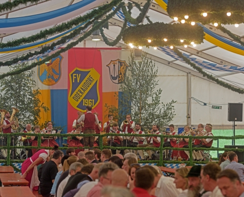 Festveranstaltung im Bierzelt