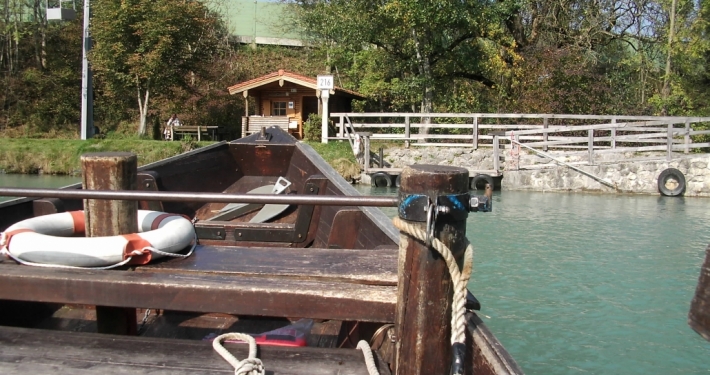 Lärchenholzfähre am Inn bei Kiefersfelden